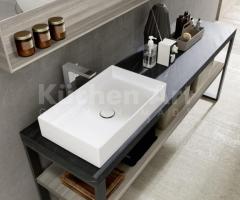 Salle de Bains italienne avec vasques arrondi ou rectangle, surfaces bois et effet marbré - 6