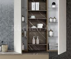 Salle de Bain Moderne italienne avec Miroir Carré et Éléments Hauts Suspendus - 3