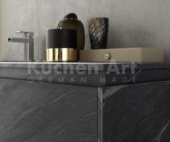 Salle de bain moderne effet marbre noir avec vasque intégrée - 2