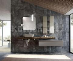 Salle de bains contemporaine en Rovere Corteccia avec vasque posé en Cube - 2